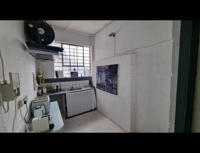 117M² BUSINESS TO LET IN OBSERVATORY